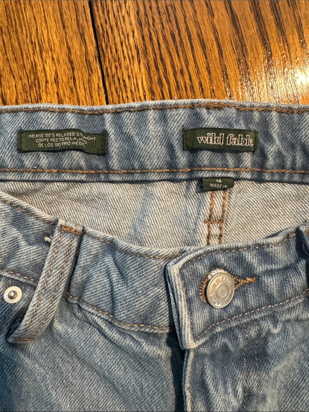 Wild Fable - Mid-Rise 90's Relaxed Barrel Jeans Women’s Size 10 - Picture 2 of 3